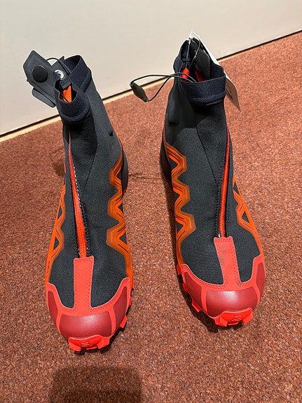 Salomon Snowspike CSWP juoksukengät koko 45 musta/oranssi