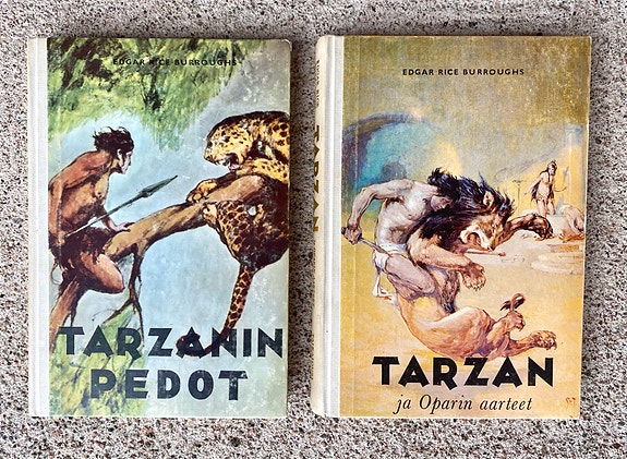 Kaksi Tarzan-kirjaa 1960-luvulta