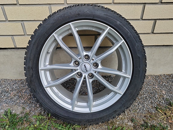 Rial vanteet Goodyear nastarenkailla / BMW G30 G31