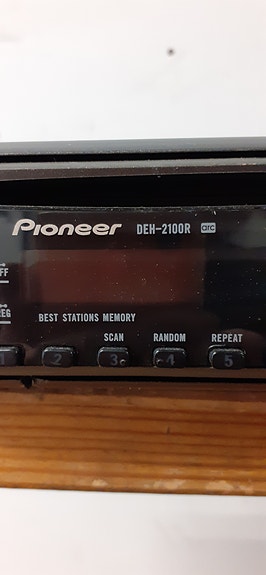 Pioneer-autosoitin
