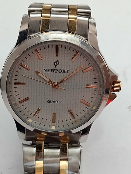 Käyttämätön Newport Quartz rannekello