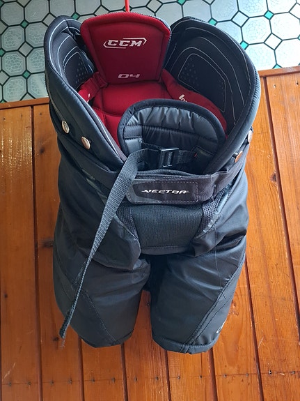 CCM Vector jääkiekkohousut JR Large musta