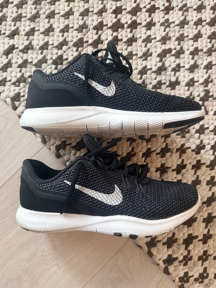 Nike Training salikengät koko 37,5 musta