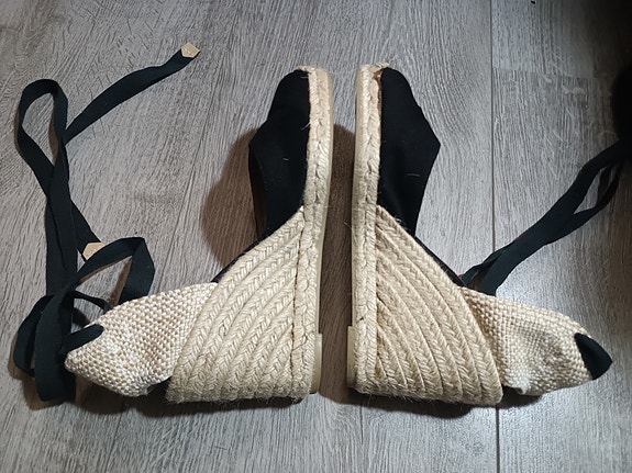 Castaner 37 "Carina" kiilakorko sandaalit mustat