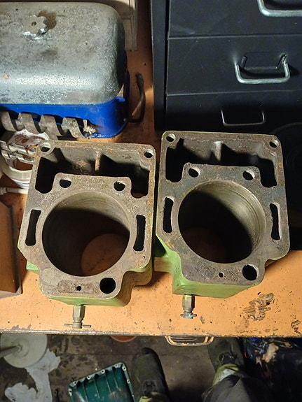 Volvo penta MD2B sylinterit