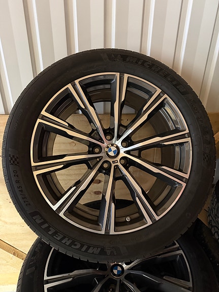 Myydään uudenveroiset Bmw g05 alkuperäis M vanteet