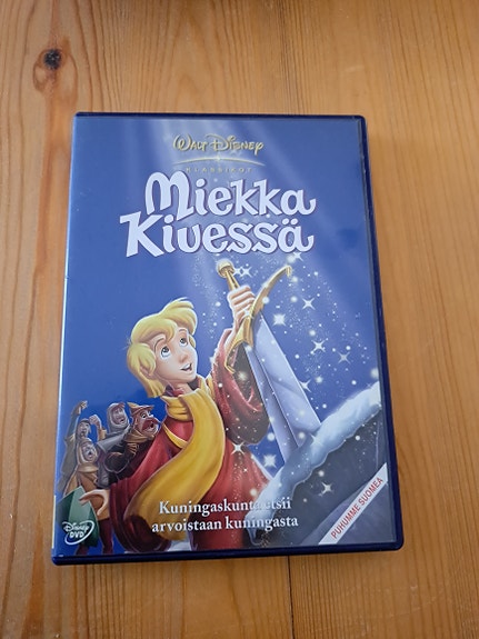Miekka Kivessä DVD uudenveroinen 10€+6posti/nouto