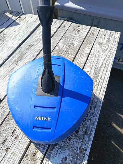Nilfisk terassinpesuri painepesuriin sininen