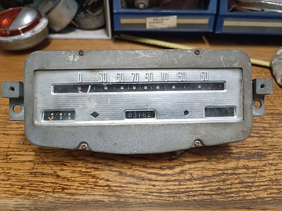 Renault 8 mittaristo