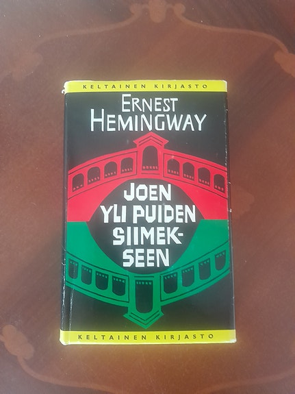Ernest Hemingway: Joen yli puiden siimekseen -kirja