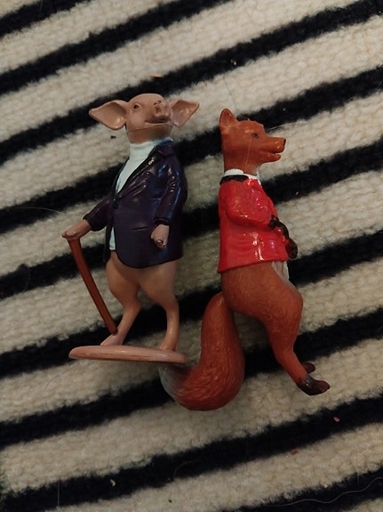 Eläinhahmojen figuurit possu ja kettu