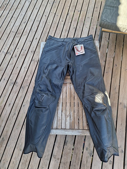 Dainese nahka-ajohousut musta koko;60