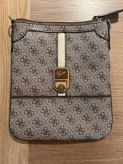 GUESS beige pikkulaukku