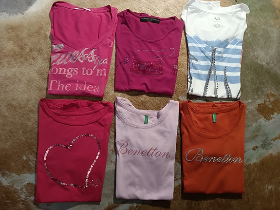 6kpl setti XS t-paidat Guess/Armani/Benetton paljetteja/glitter kaikissa