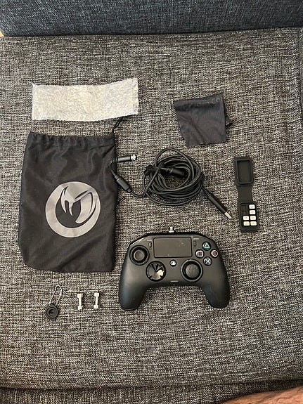 Nacon ps4 ohjain