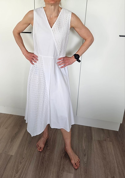 DKNY Valkoinen hihaton mekko
