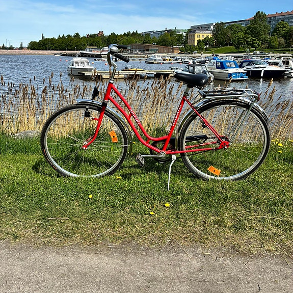 VUOKRATAAN Helkama Ainotar 1-vaihteinen naisten 28" pyörä VAASA