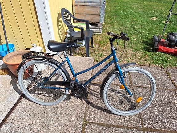 Helkama lastenpyörä 22" sininen