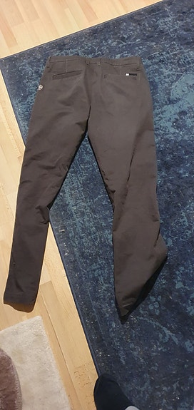Apparel division housut