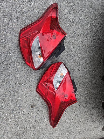 Ford focus mk3 alkuper. Led takavalot