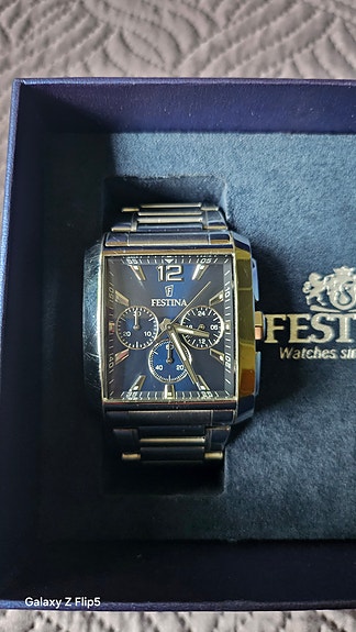 Festina miesten rannekello metallirannekkeella