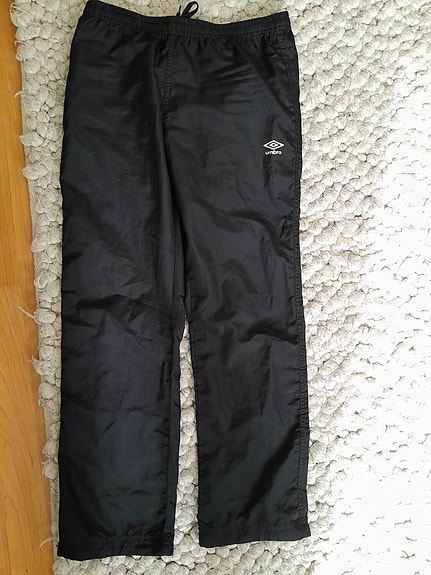 Umbro tuulihousut