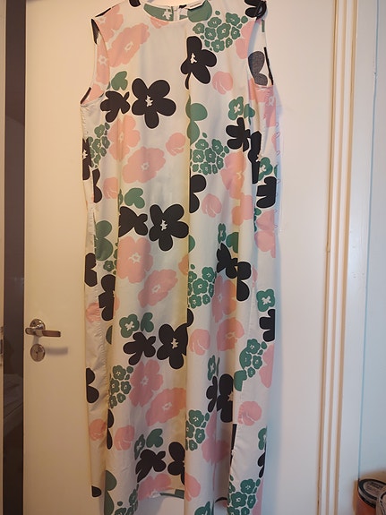 Alet kevättalkoot Marimekko mekko