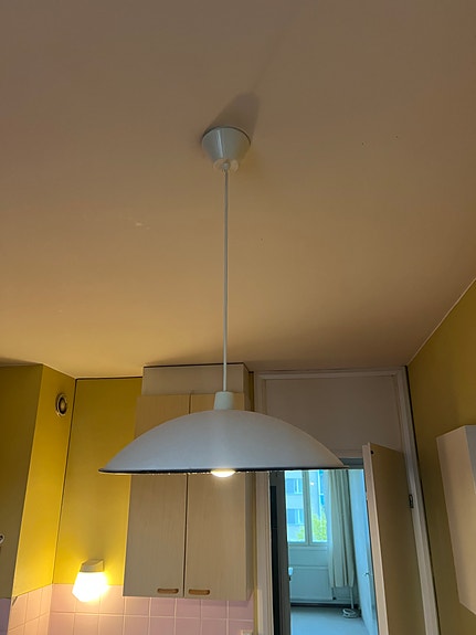 Vanha emali kattovalaisin