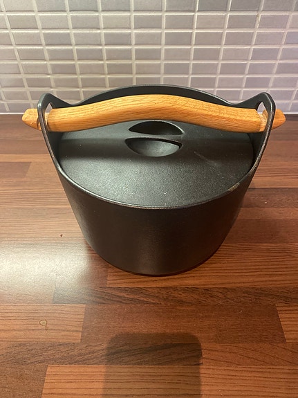 Iittala Sarpaneva musta valurautapata