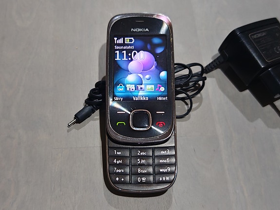 Nokia 7230 retro kamerapuhelin