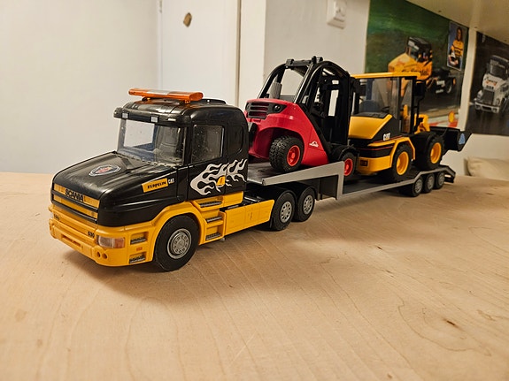 Emek Scania lelurekka lavetti ja työkoneet