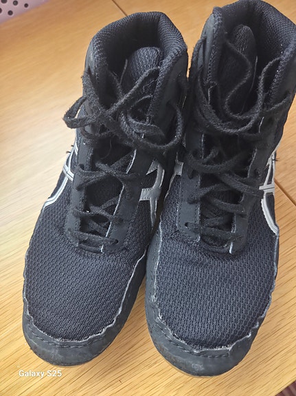 Asics sisäpelikengät 34