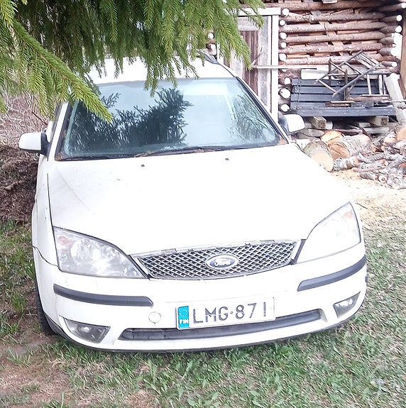Ford Mondeo 2L 2004 VARATTU
