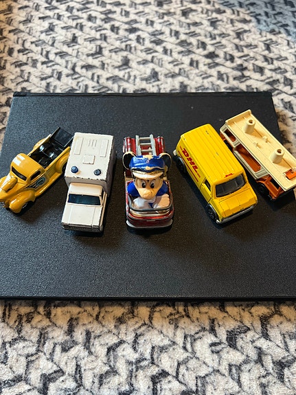 Matchbox ja muut pienoismalli-autot, 5 kpl