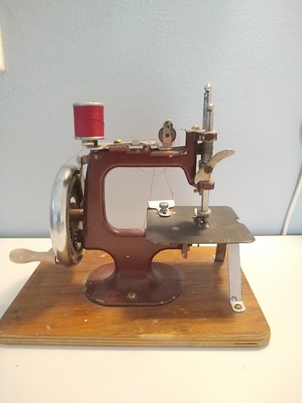 Antiikkinen Essex MK1 ompelukone