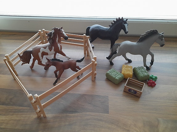 Schleich paketti