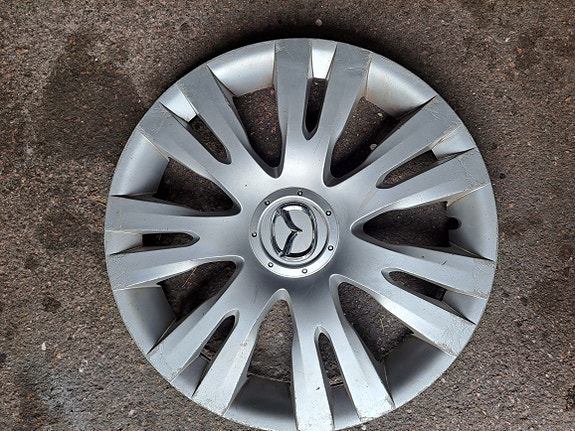 Mazda pölykapseli