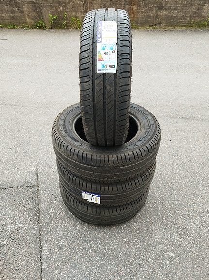 Uudet Michelin 215/65R16C