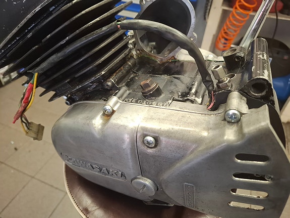 Kawasaki ke 125 moottori  1976