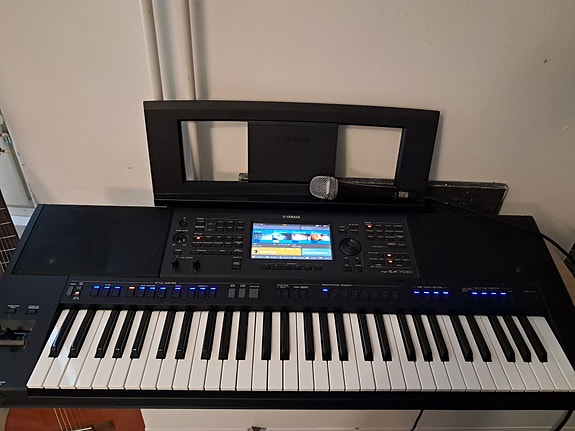 Yamaha psr sx 700