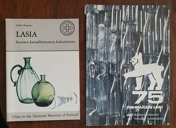 Lasia - Suomen kansallismuseon kokoelmista & Riihimäen lasi 75