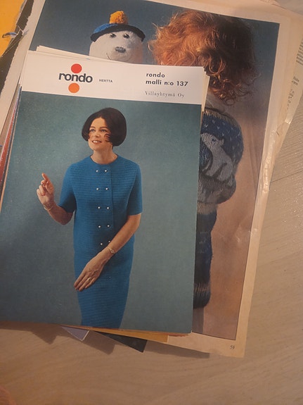 Rondo ja Novita neuleohjelehtiä