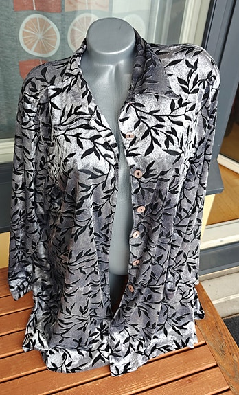 🩶🖤 46/48 XL XXL Hopean harmaa samettimainen pusero 🖤🩶 musta 2xl lehti