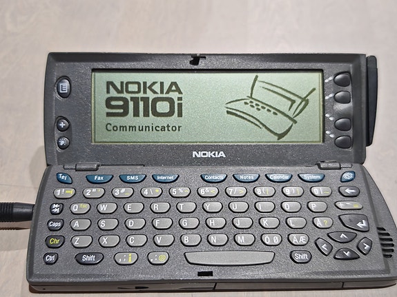 Harvinainen Nokia 9110i Communicator