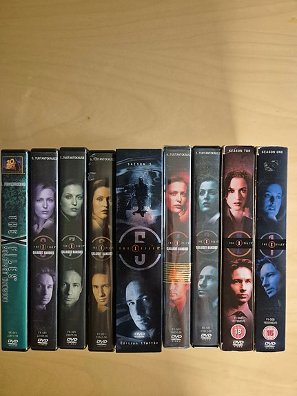 The X-Files kaudet 1–9 DVD-boksit
