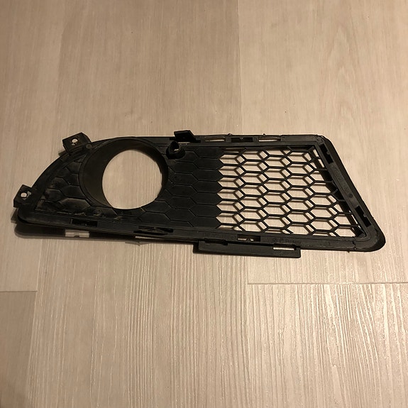 Bmw etupuskurin ritilä