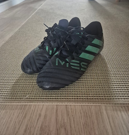 Adidas nappikset 36