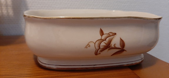 Arabia Sorja -tarjoilukulho (piippuleima, 1932–1949)