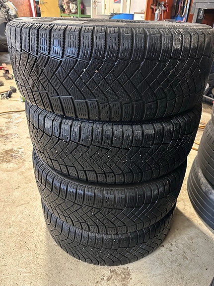 Pirelli ice zero kitkarenkaat 205/55r17