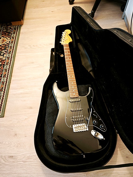 Fender American Special Stratocaster + Laukku